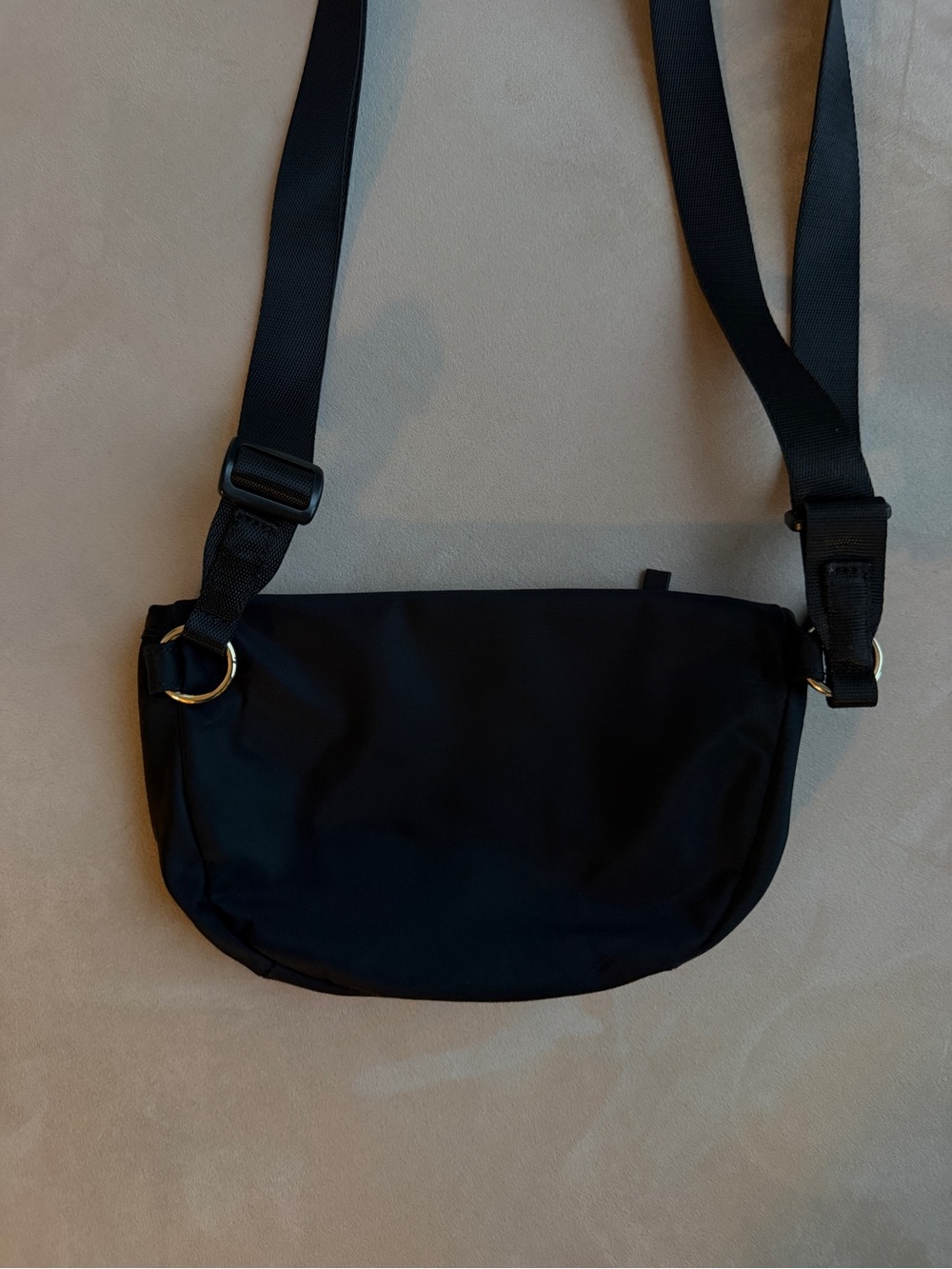 Lululemon Black Crossbody Belt Bag - Picture 2 of 3